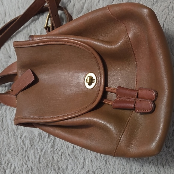 Vintage mini Coach turn lock backpack - Picture 3 of 13